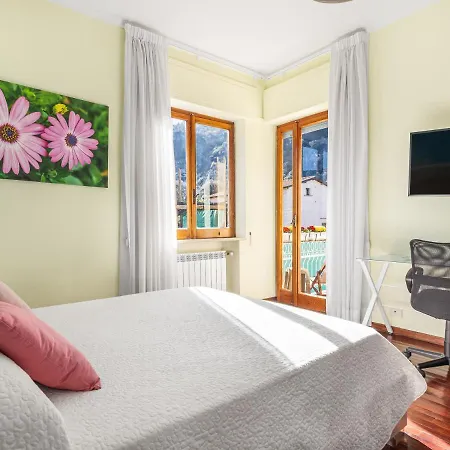 La E Bella - De Vivo Realty