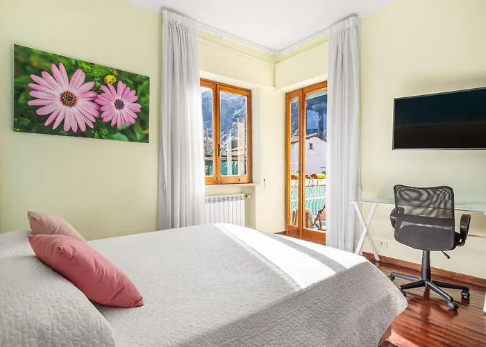 La E Bella - De Vivo Realty