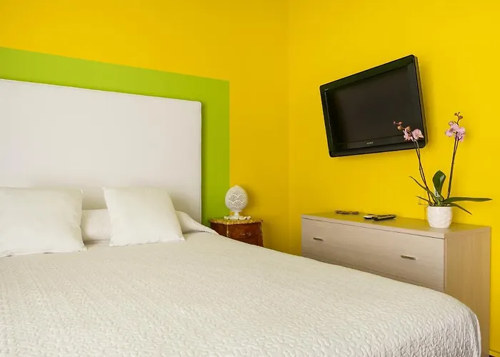 La E Bella - De Vivo Realty